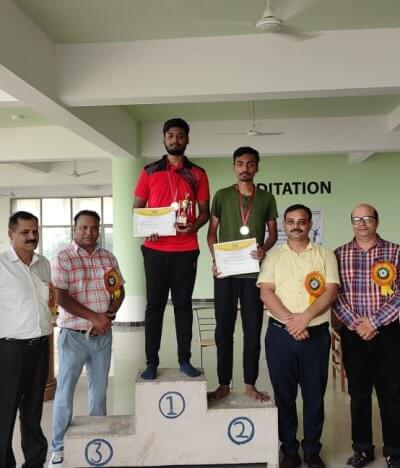 Students of Anand College of Pharmacy won Medals in the Badminton and Squash Tournament